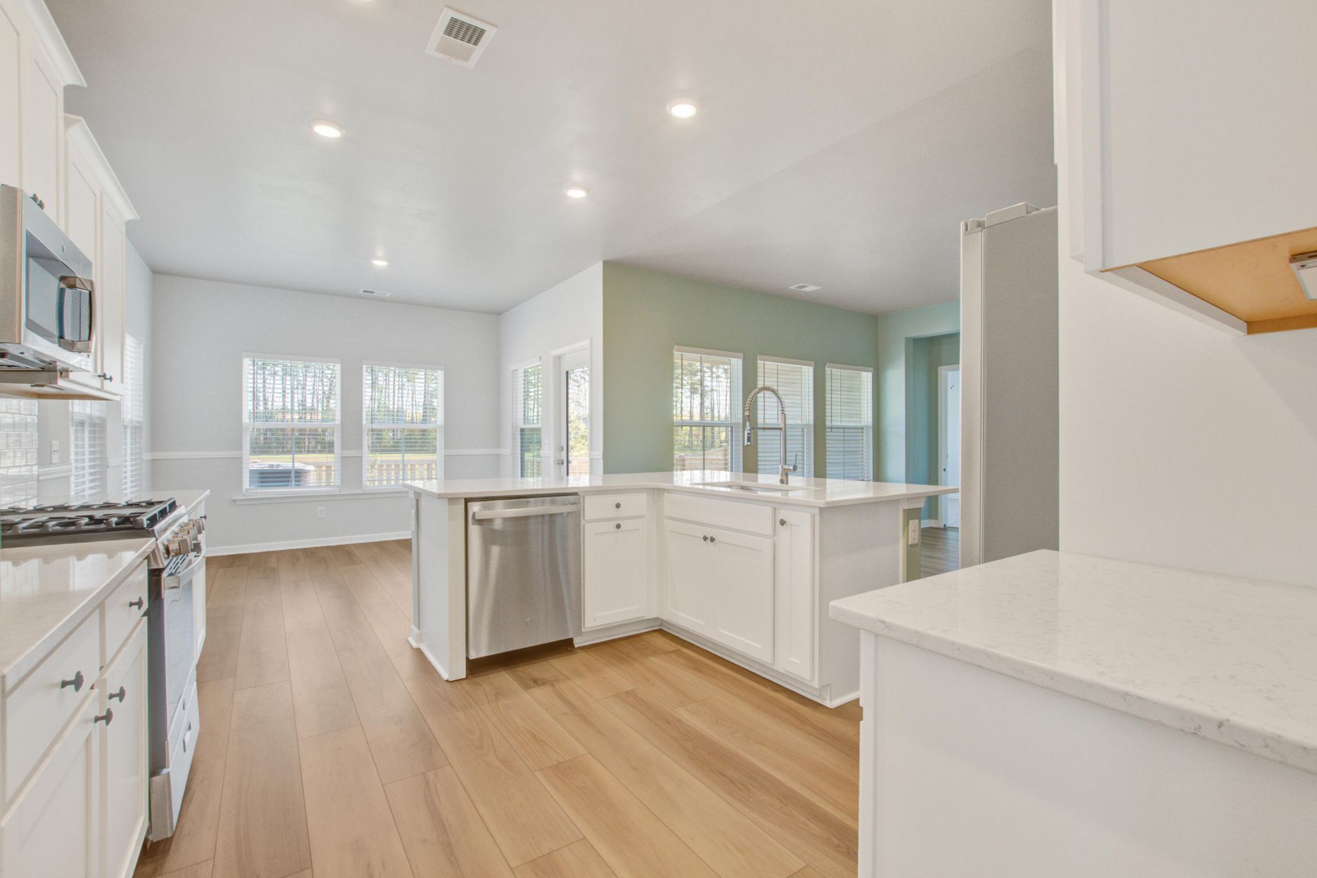 424 Water Orchid Way Photo 7