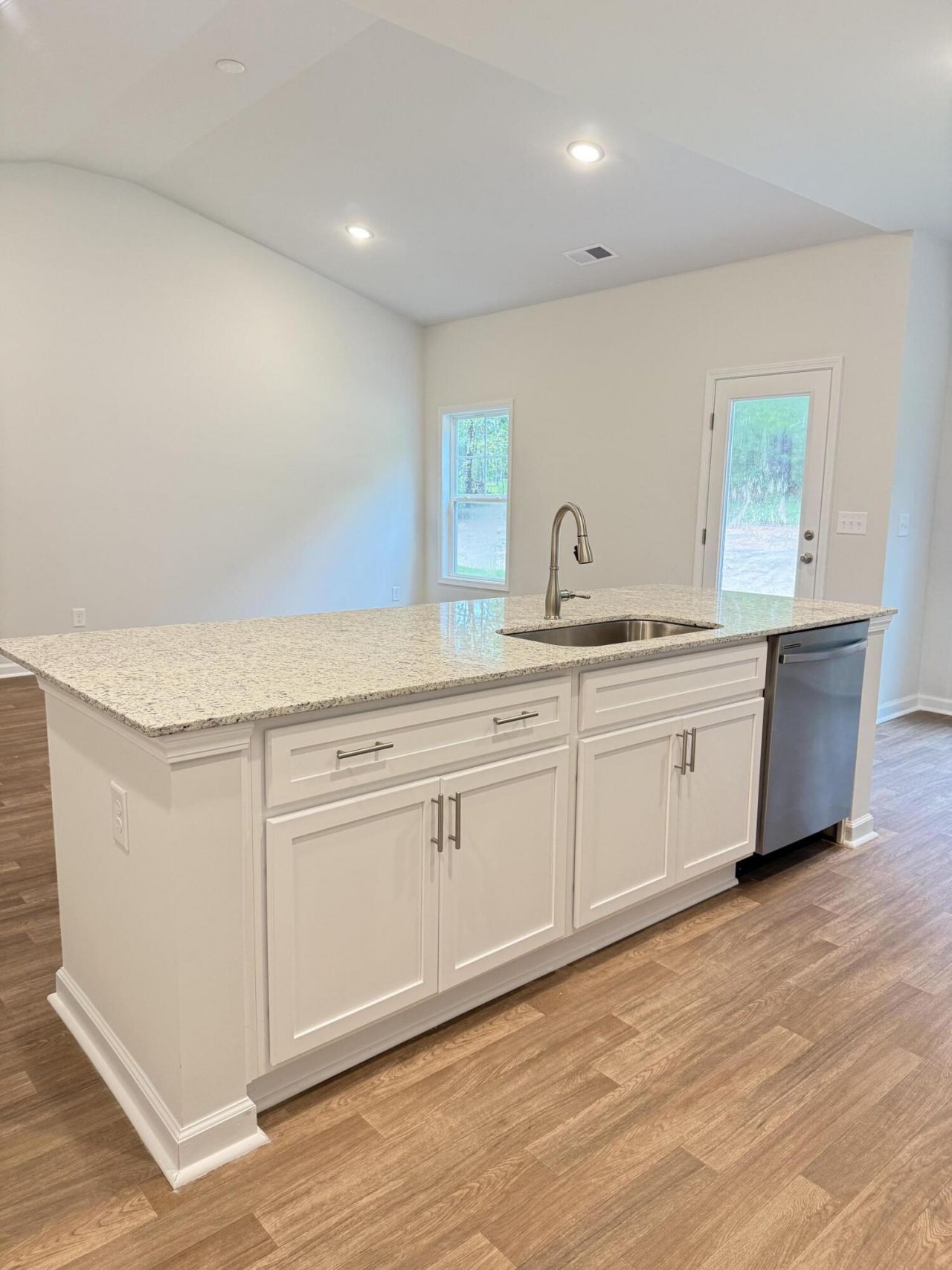 225 Trotter Lane Photo 6