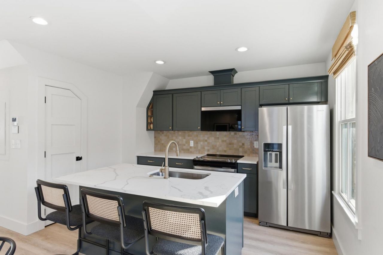 4 President Place Photo 17