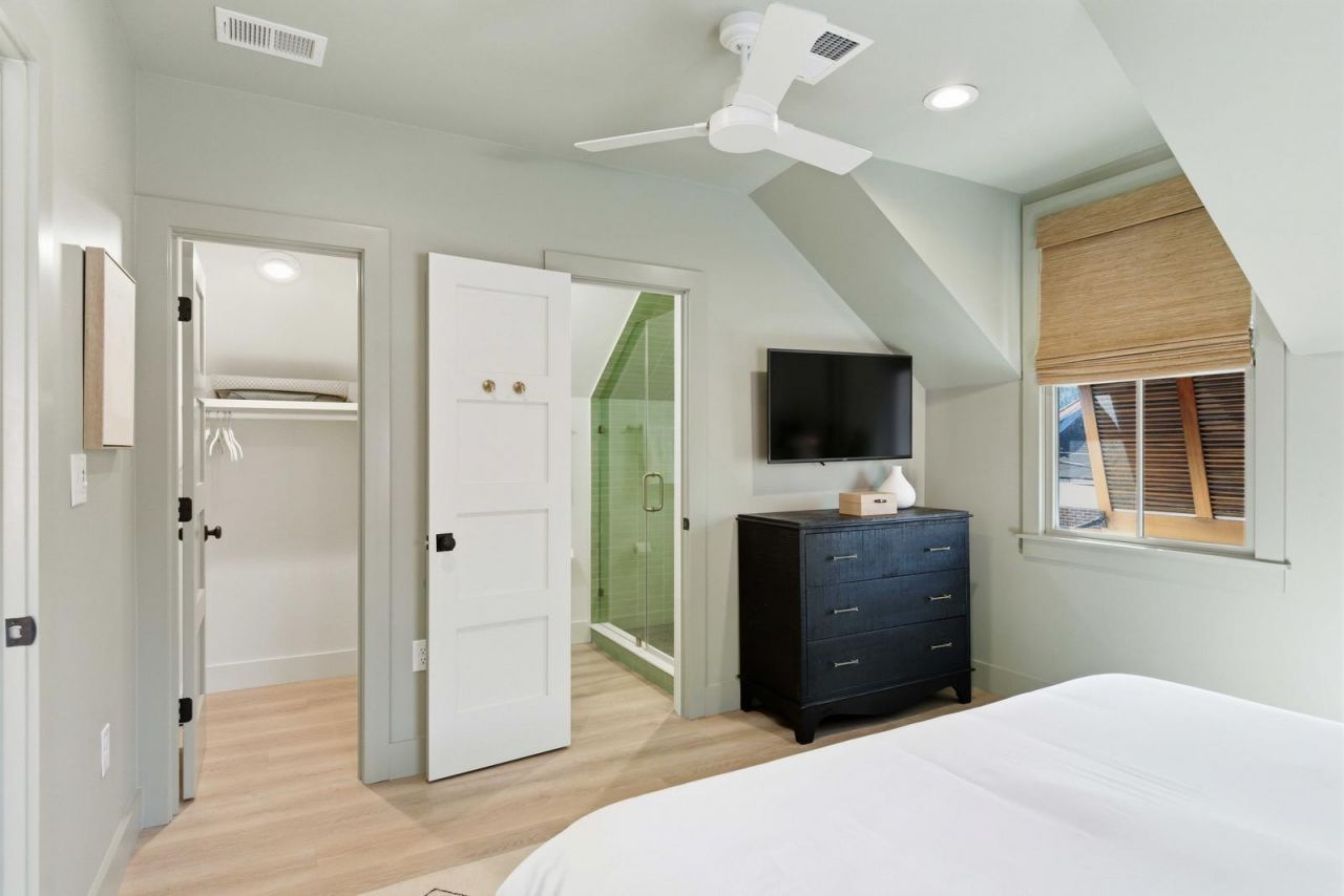 4 President Place Photo 32