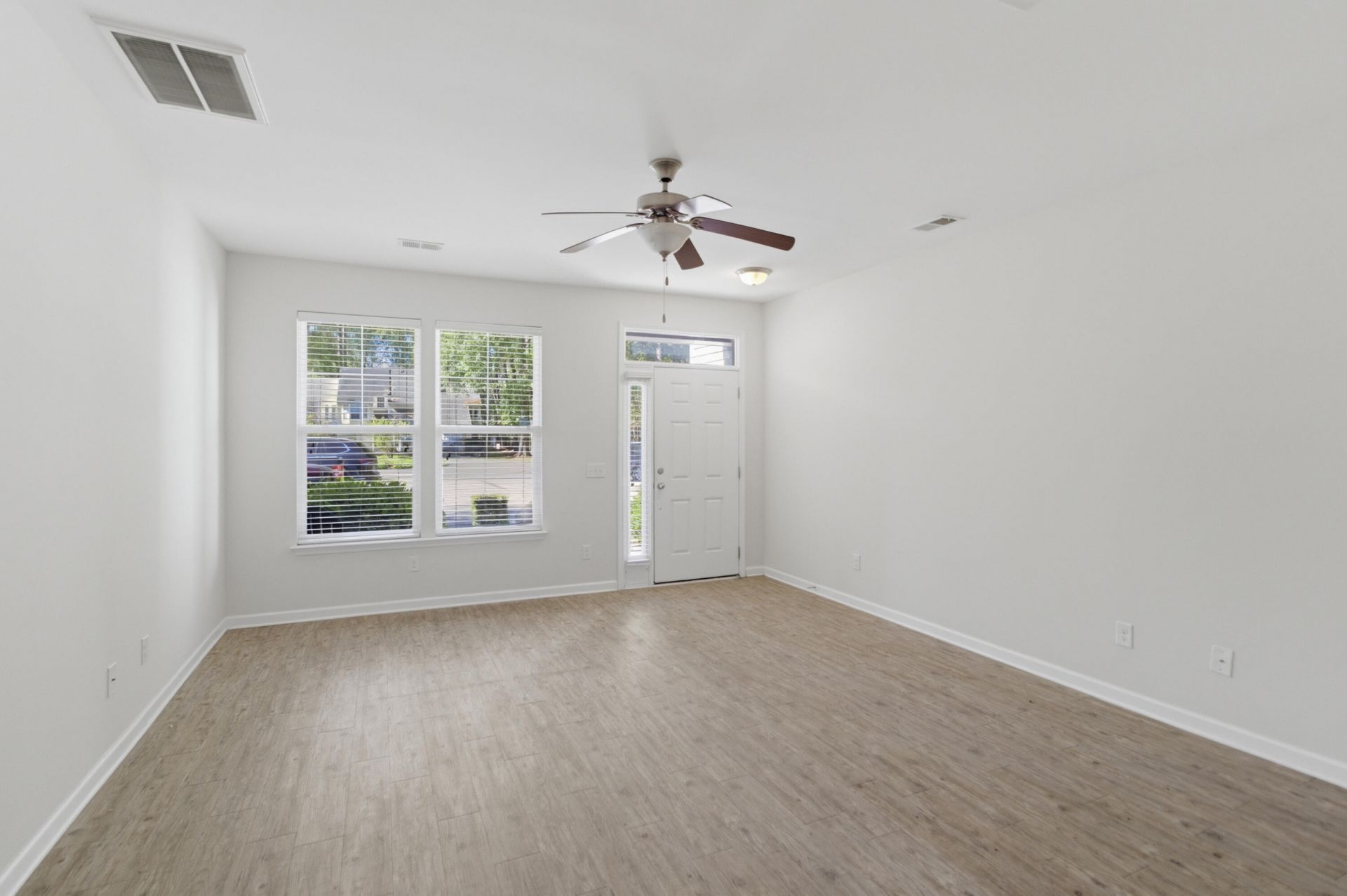 7890 Skillmaster Court Photo 11