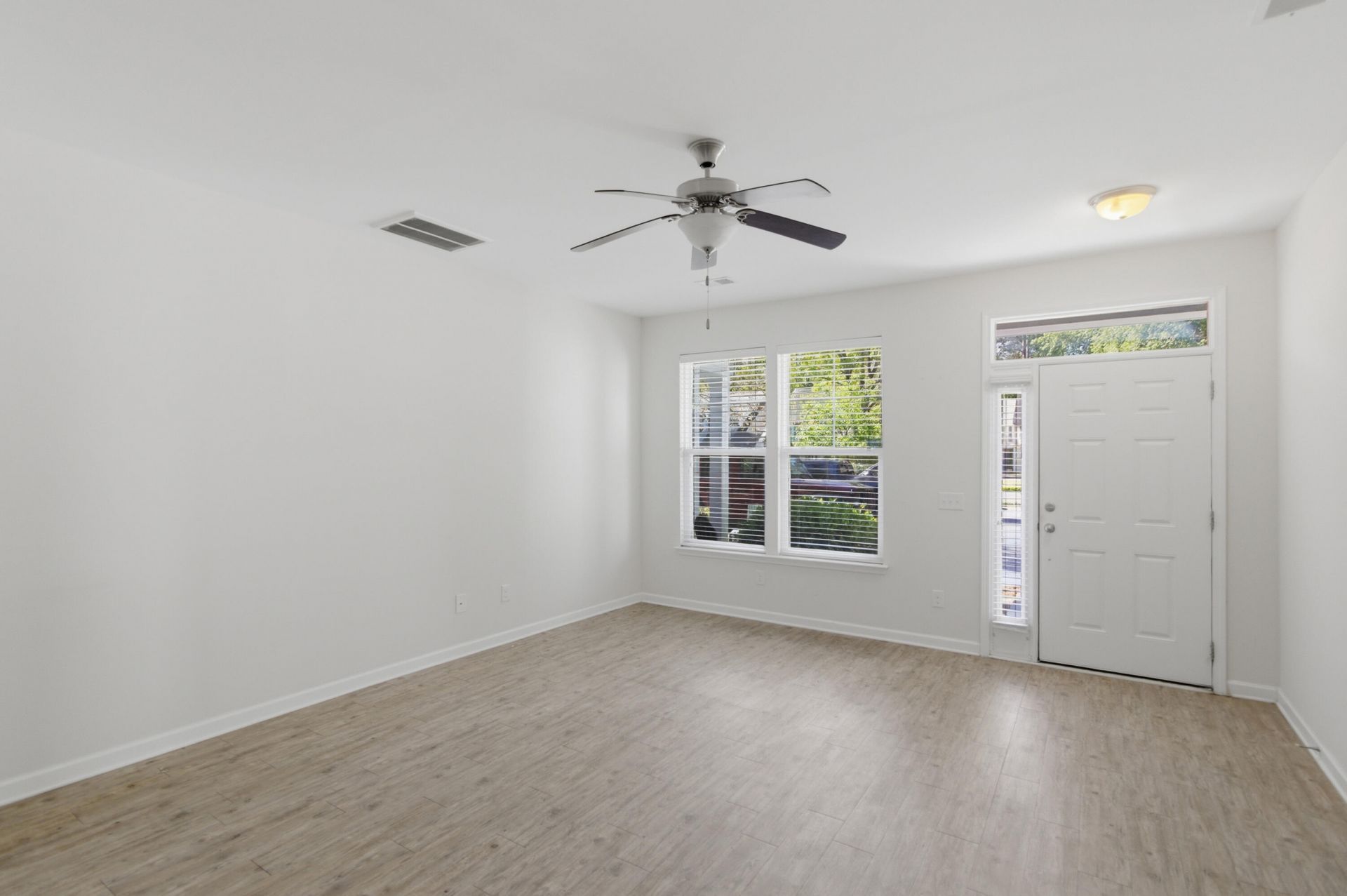 7890 Skillmaster Court Photo 12