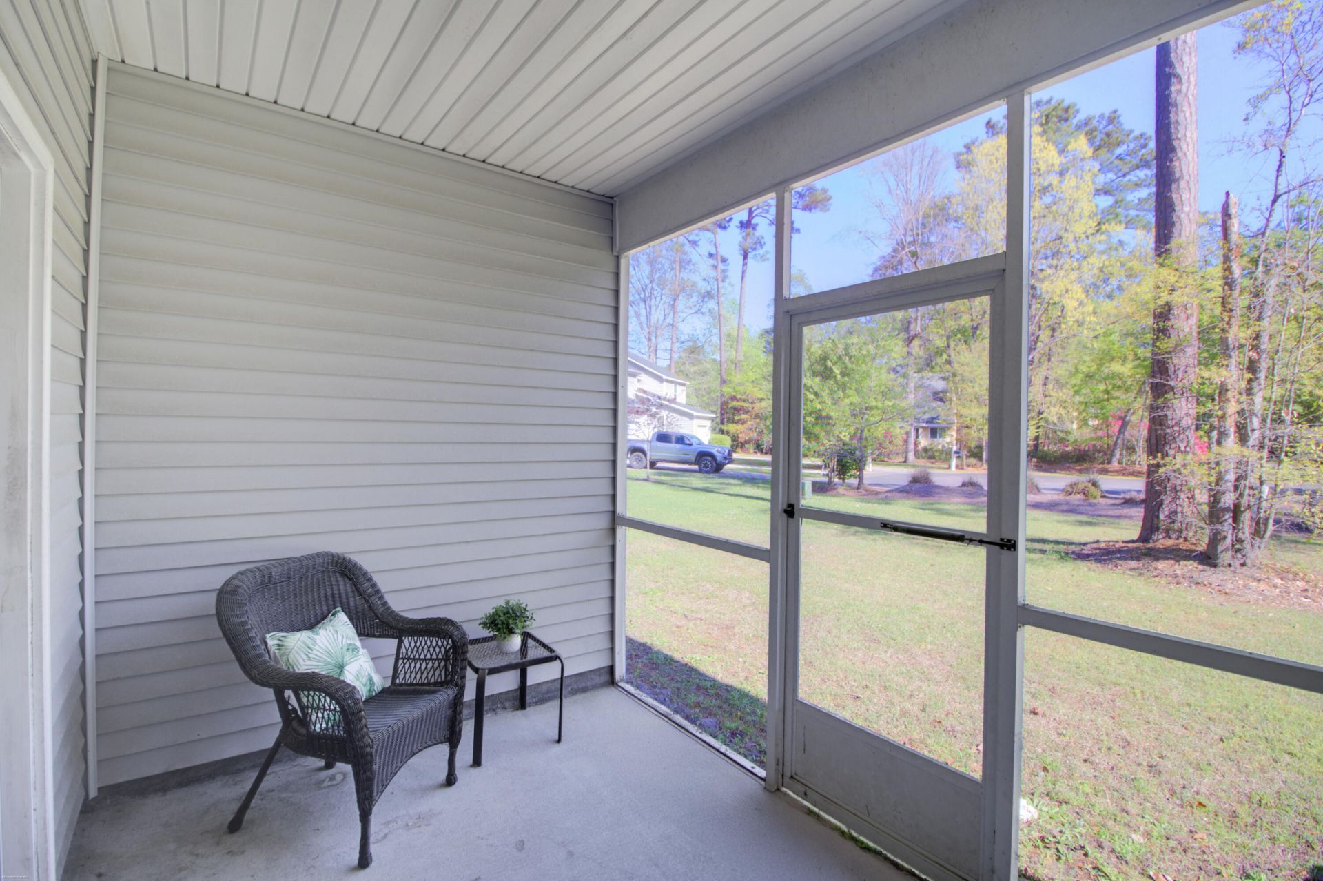 7890 Skillmaster Court Photo 23