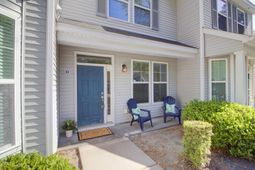 7890 Skillmaster Court photo 4