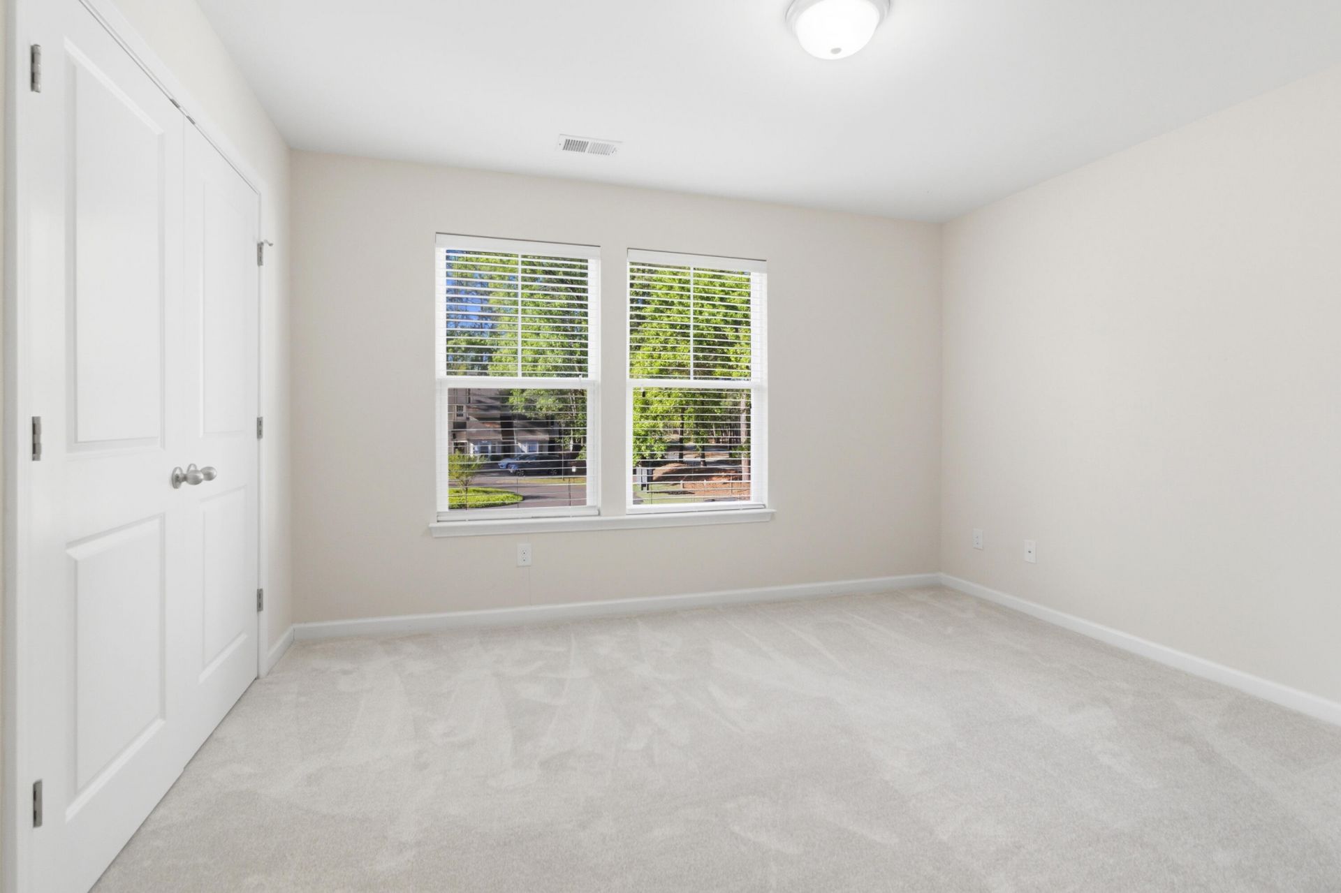 7890 Skillmaster Court Photo 39