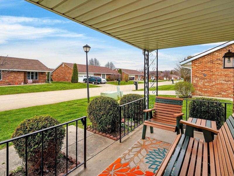 510 Circle Drive, London, OH 43140 Photo 6