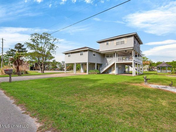 10199 Whale Avenue, Bay Saint Louis, MS 39520