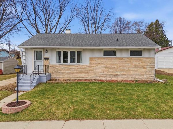 511 Grove STREET, Mayville, WI 53050