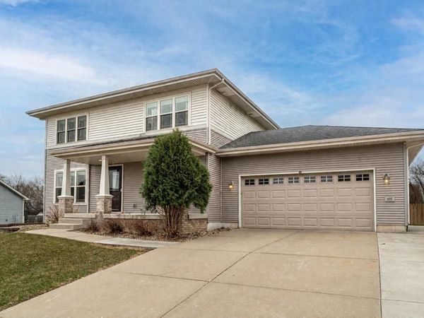305 Skyland WAY, Deerfield, WI 53531