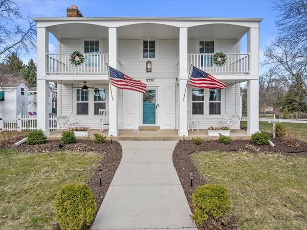 17730 Greenbrier DRIVE, Brookfield, WI 53045