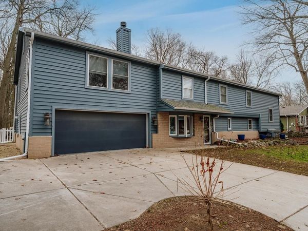 727 E Madison STREET, Oconomowoc, WI 53066