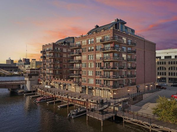102 N Water STREET, Unit 701, Milwaukee, WI 53202