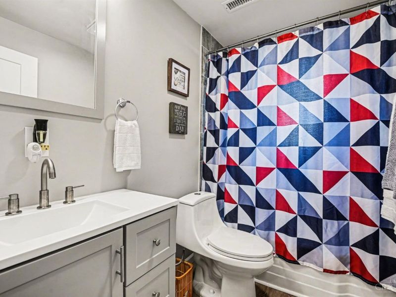 8241 Georgianna Drive, Cincinnati, OH 45239 Photo 11