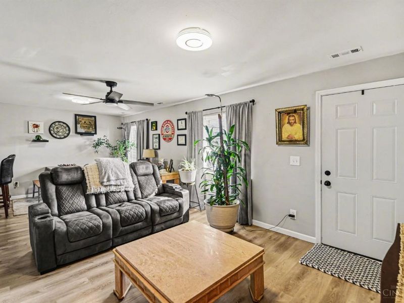 8241 Georgianna Drive, Cincinnati, OH 45239 Photo 6