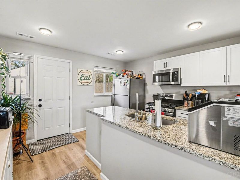 8241 Georgianna Drive, Cincinnati, OH 45239 Photo 9