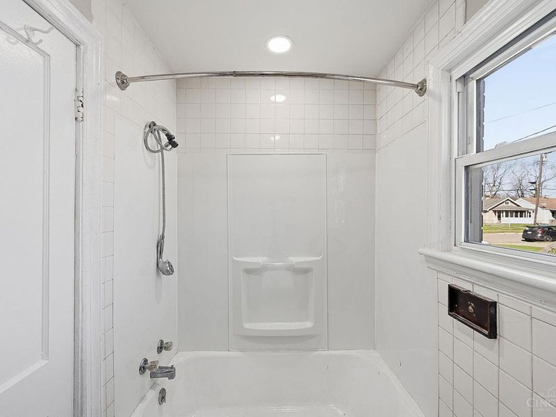 2021 Carolina, Middletown, OH 45044 Photo 13