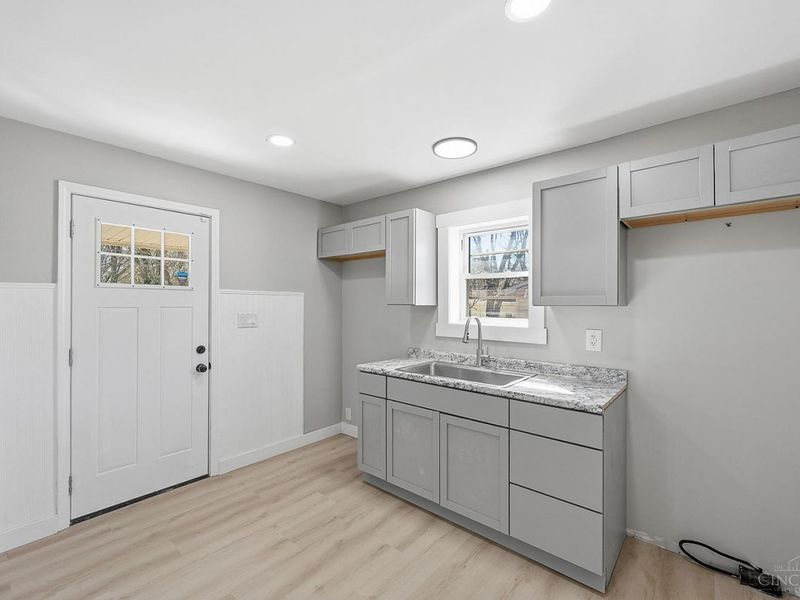 2021 Carolina, Middletown, OH 45044 Photo 7