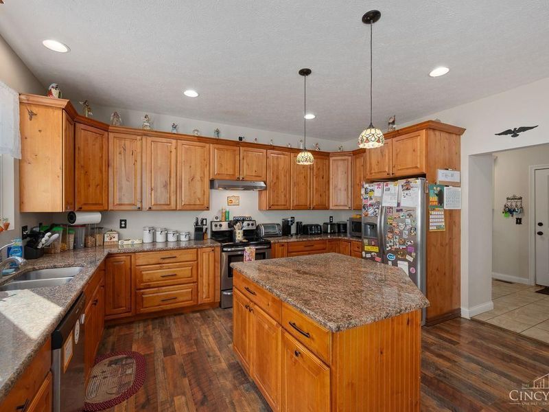 7389 Southside Avenue, Madeira, OH 45243 Photo 6