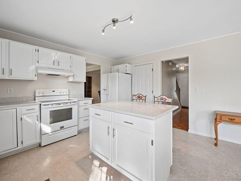 5984 Woodsbend Drive, Miami Twp, OH 45150 Photo 16