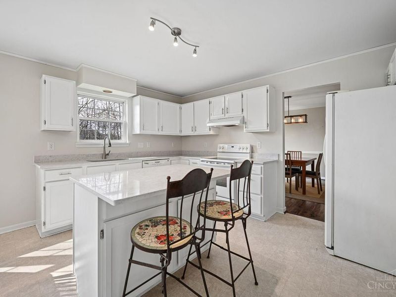 5984 Woodsbend Drive, Miami Twp, OH 45150 Photo 17