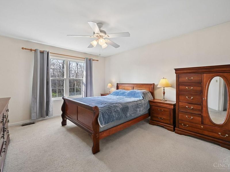 5984 Woodsbend Drive, Miami Twp, OH 45150 Photo 22