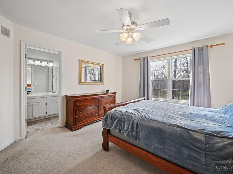 5984 Woodsbend Drive, Miami Twp, OH 45150 Photo 23