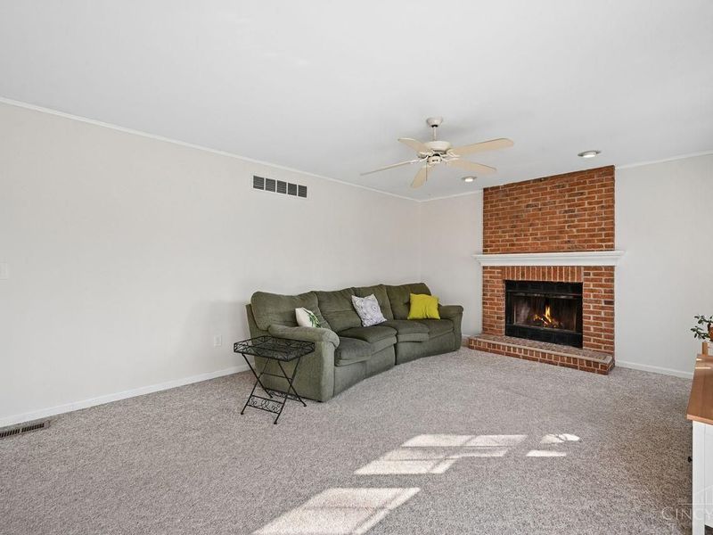 5984 Woodsbend Drive, Miami Twp, OH 45150 Photo 7