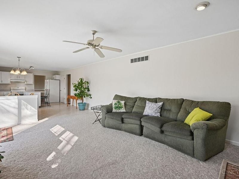 5984 Woodsbend Drive, Miami Twp, OH 45150 Photo 8