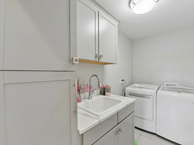 7913 Cooper Road, Montgomery, OH 45242 Photo 13