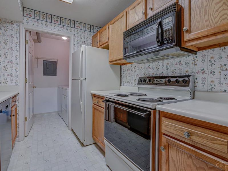 9620 Crosley Farm Drive, Unit 27, Colerain Township, OH 45251 Photo 13