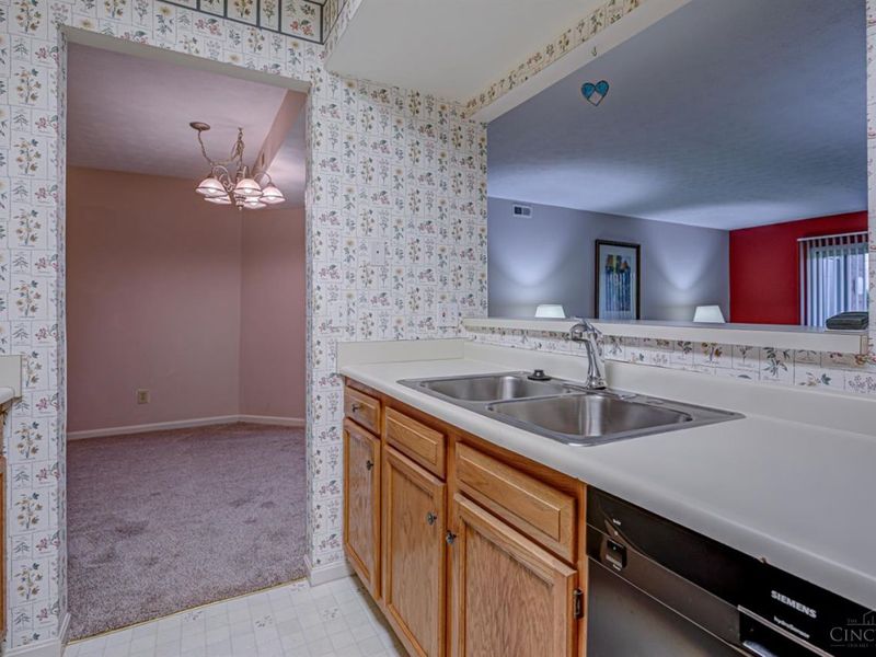 9620 Crosley Farm Drive, Unit 27, Colerain Township, OH 45251 Photo 14