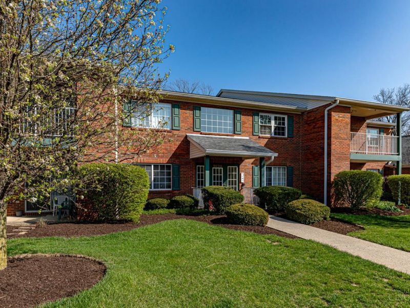 9620 Crosley Farm Drive, Unit 27, Colerain Township, OH 45251 Photo 2