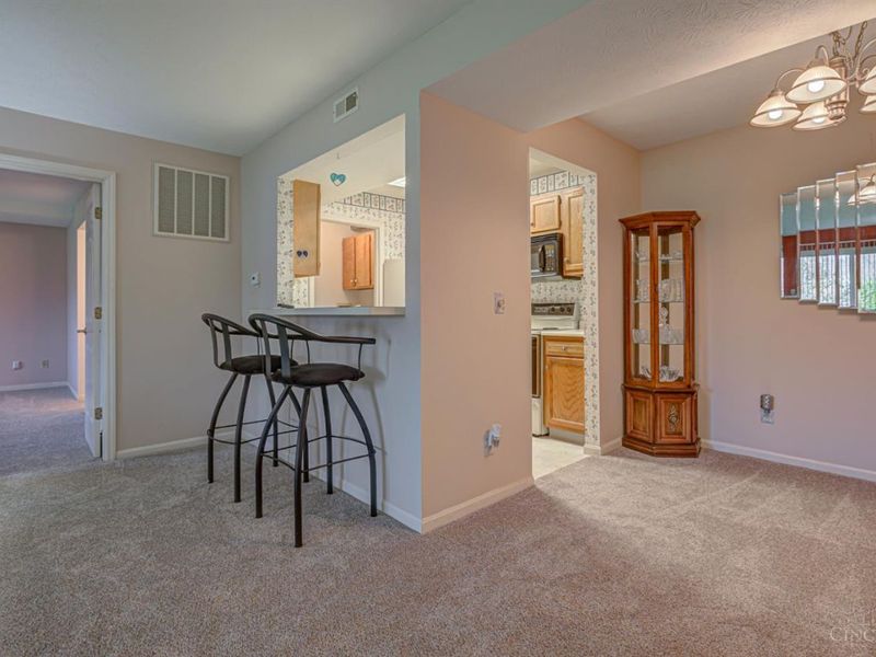 9620 Crosley Farm Drive, Unit 27, Colerain Township, OH 45251 Photo 9