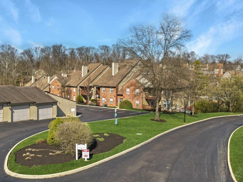 10555 Montgomery Road, Unit 5, Montgomery, OH 45242 Photo 2