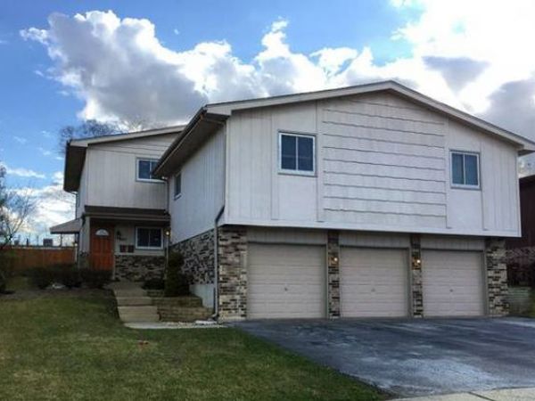 687 Rosner Drive , Unit 687, Roselle, IL 60172