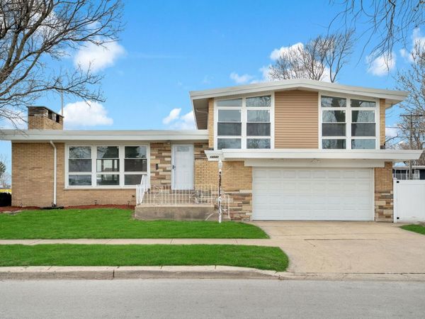 14940 Oak Street , Dolton, IL 60419