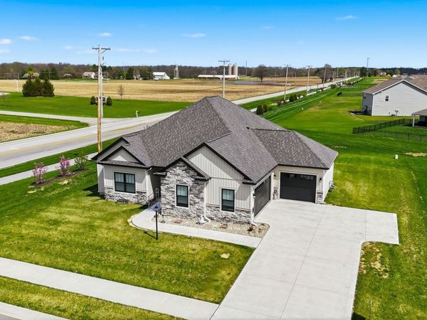 1572 Hager Way, Fort Wayne, IN 46818