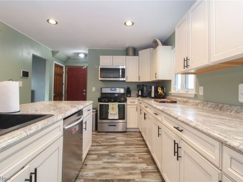 1913 Cloverbrook Drive , Mineral Ridge, OH 44440 Photo 12