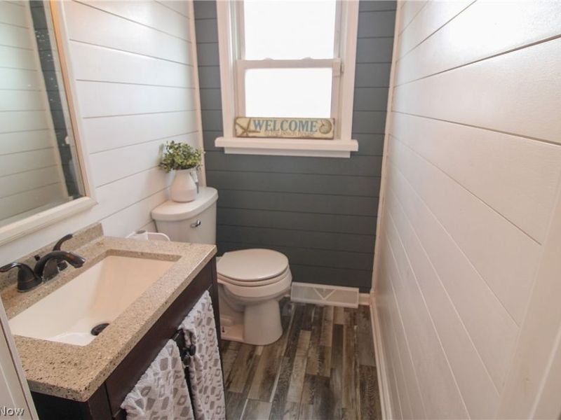 1913 Cloverbrook Drive , Mineral Ridge, OH 44440 Photo 17