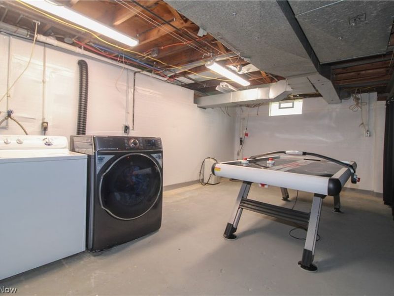 1913 Cloverbrook Drive , Mineral Ridge, OH 44440 Photo 27