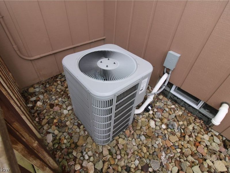 1913 Cloverbrook Drive , Mineral Ridge, OH 44440 Photo 33