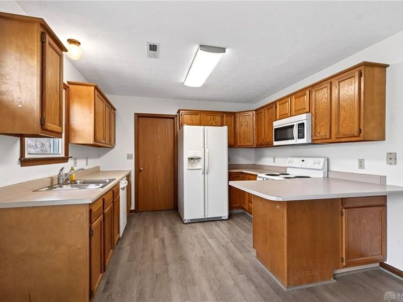 3480 Redbud Drive, Troy, OH 45373 Photo 10