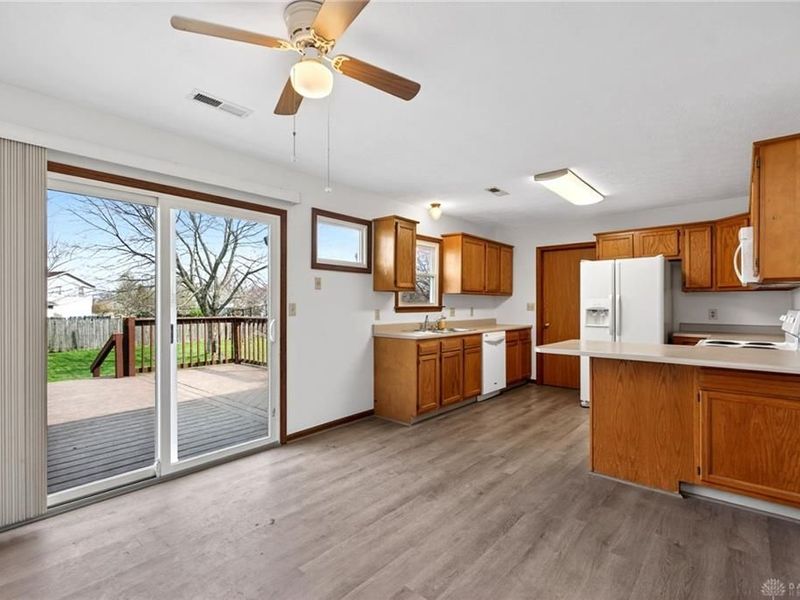 3480 Redbud Drive, Troy, OH 45373 Photo 8