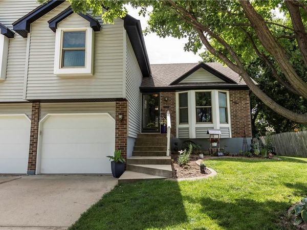 3220 S Bryn Mawr Drive, Independence, MO 64057