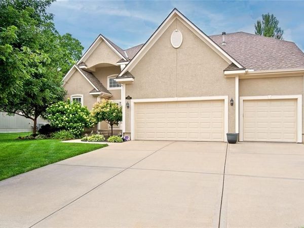 14770 S Glen Eyrie Street, Olathe, KS 66061