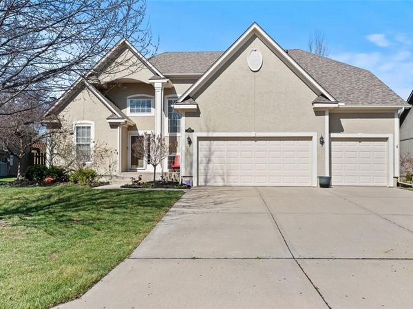 14770 S Glen Eyrie Street, Olathe, KS 66061