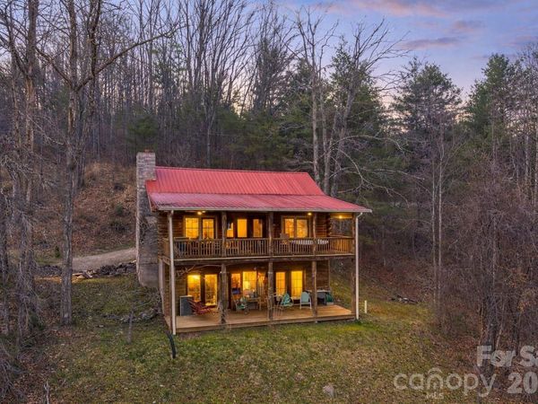 409 Hamlet Drive , Burnsville, NC 28714