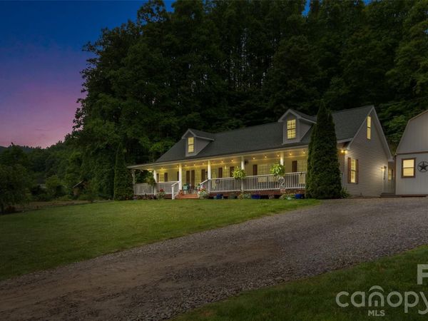 33 Copper Penny Lane, Burnsville, NC 28714