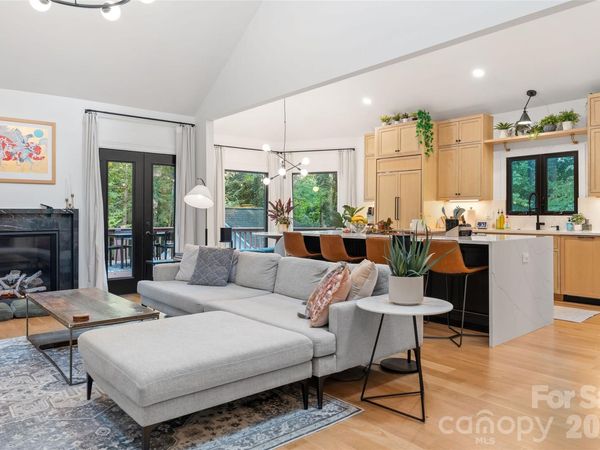 5123 Randolph Road , Charlotte, NC 28211