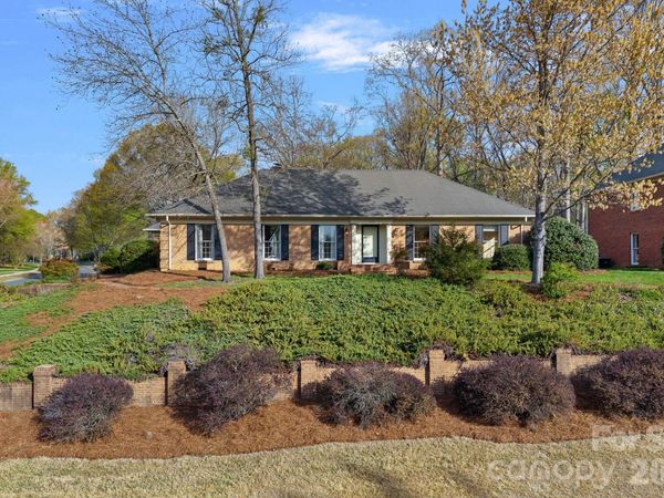 1001 Thistle Court, Charlotte, NC 28211